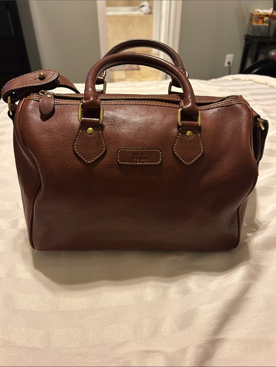 Ralph Lauren Handbags - Vgt. Ralph Lauren satchel bag with removable strap and brass hardware.